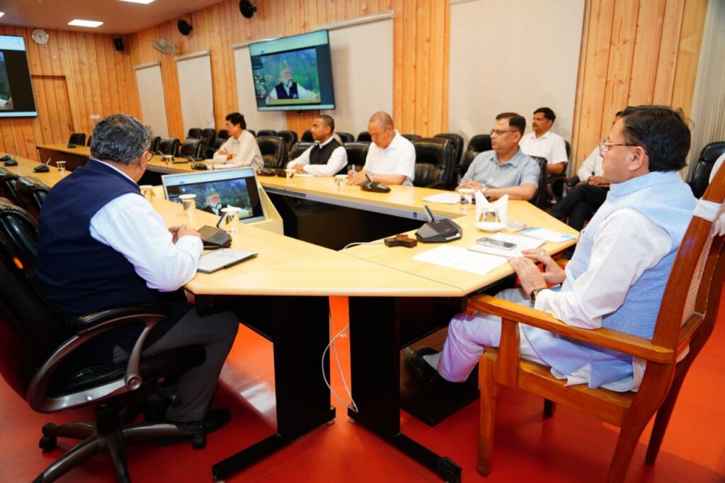 चारधाम यात्रा 2026 प्लास्टिक मुक्त: ड्रोन निगरानी, CM धामी के बड़े निर्देश 1