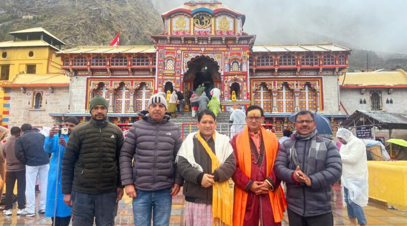 भाजपा जीत पर बदरीनाथ केदारनाथ पूजा